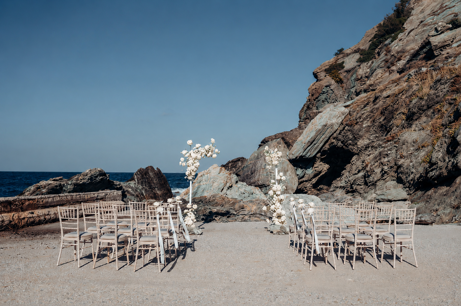 Book your wedding day in Church of Agios Ioannis Kastri Skopelos
